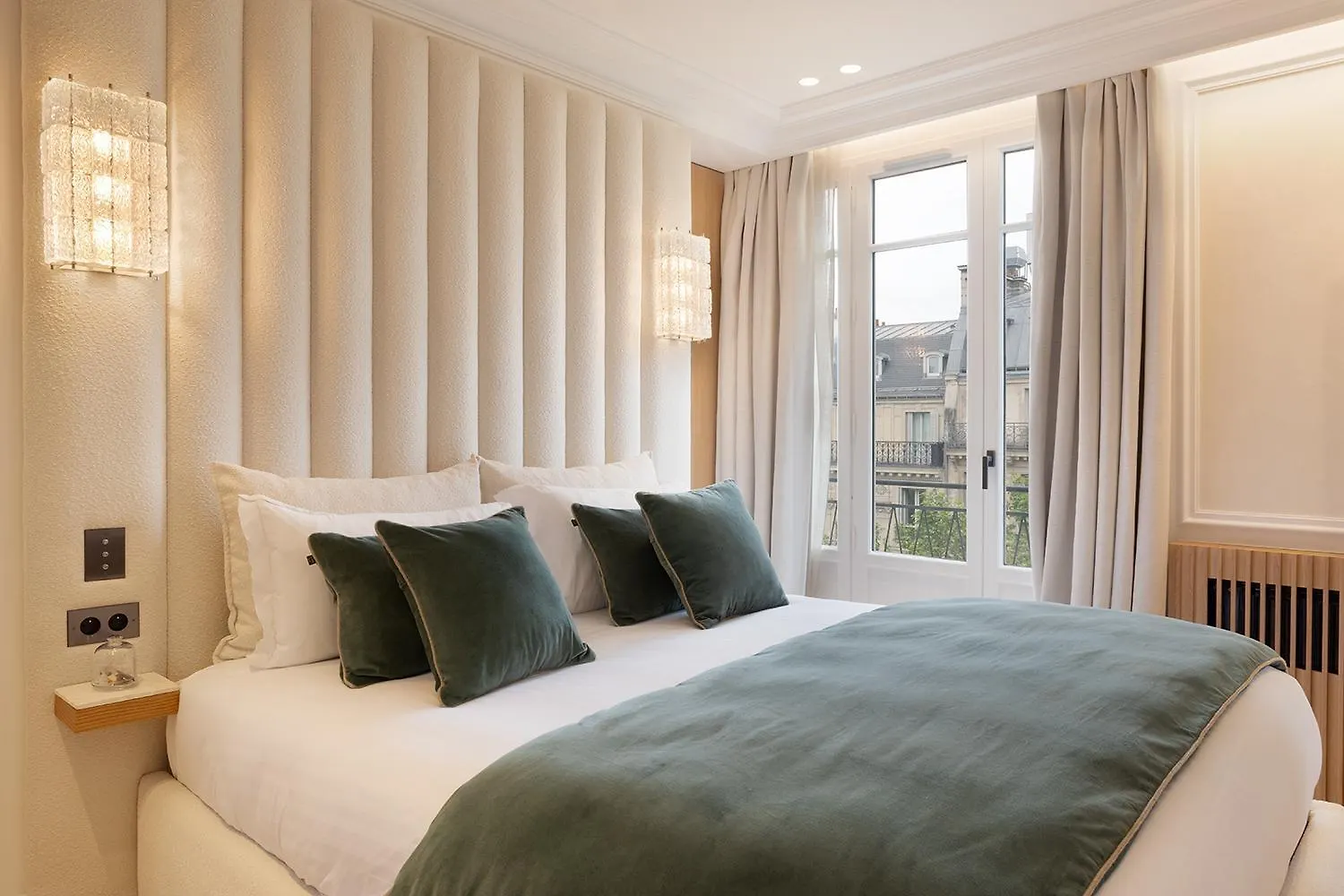 Thelander - Serviced In Champs Elysees Apartment *